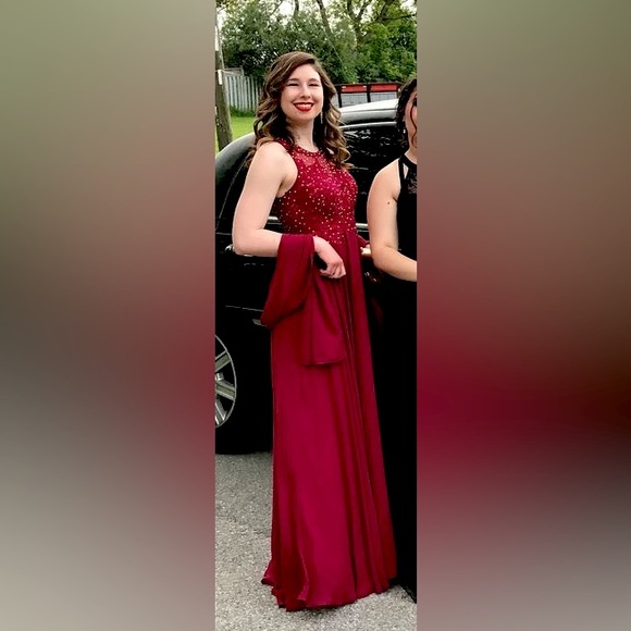 Red Prom Dress - Picture 2 of 8